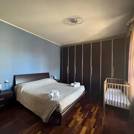 Chicco Family - Appartamento Spazioso Per Famiglie E Soggiorni Business - Cinelli Apartment شقة فيرتشيلي
